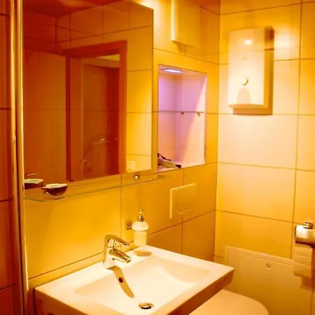 Hexenschlummer - Schlafzimmer Und Romantischer Schlafboden * ターレ